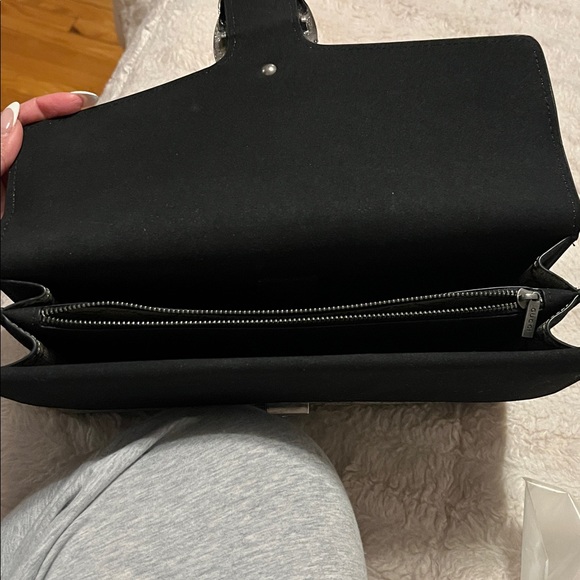 Gucci Beige and Black Shoulder Bag with Silver Chain - Picture 8 of 9